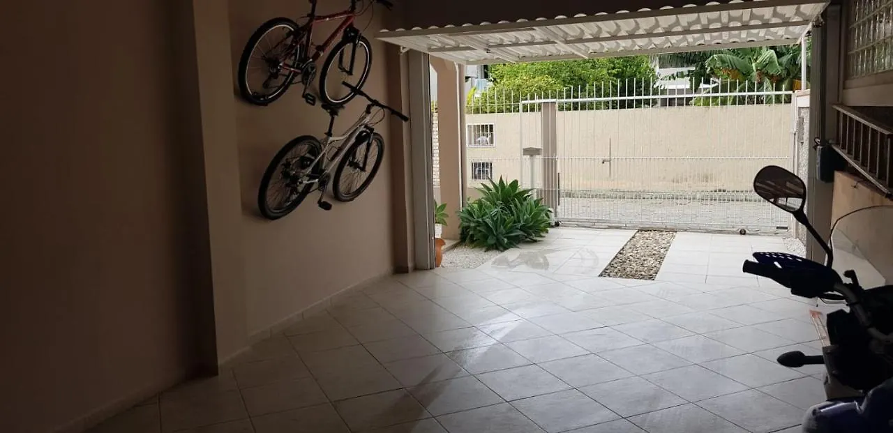 アパート Apartamento - Praia Da Armacao Do Pantano Do Sul - Ar Condicionado フロリアノポリス ブラジル